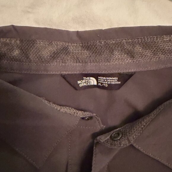 Lightly Used - The North Face Button Down - lightweight - Picture 6 of 6
